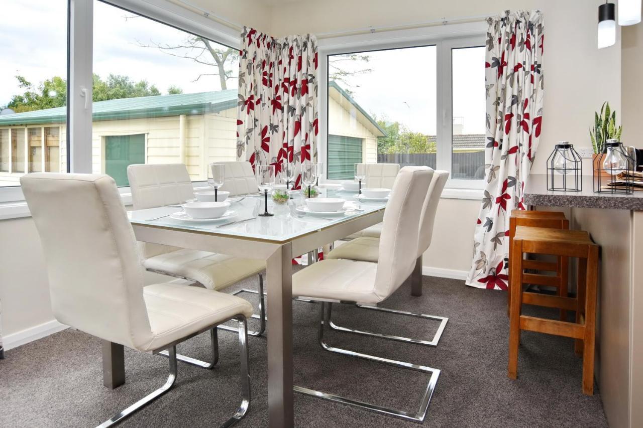 Weston Villa - Christchurch Holiday Homes Esterno foto